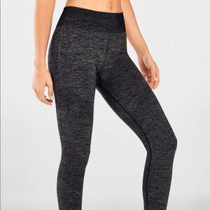 Fabletics Mid-Rise Seamless Ribbed 7/8‎ Leggings S